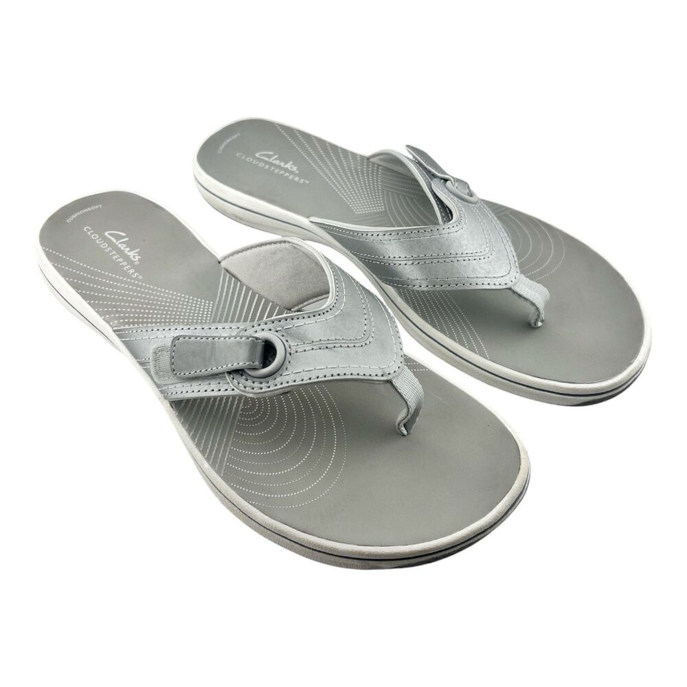 Clarks Cloudsteppers Sandals Breeze Silver Metallic thong Sandal flip flops 10M